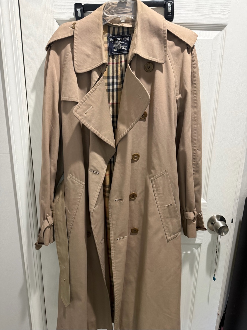Burberry Men’s Tan Trench Coat with Signature Check Lining